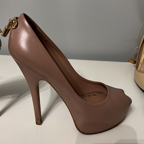 Louis Vuitton beige heels size 38 (US 8) - Picture 2 of 5